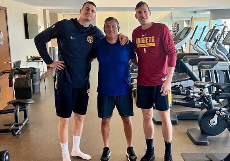 Nikola Jokic, Misko Raznatovic y Vlatko Cancar.