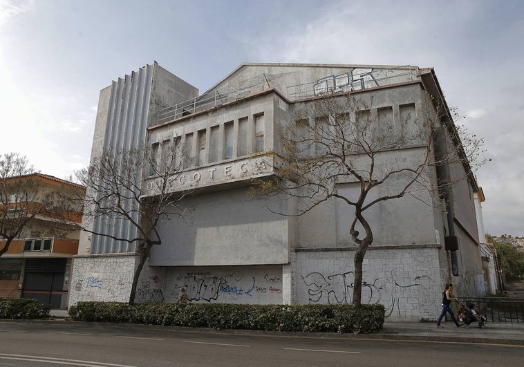 La discoteca Bobby Logan de Málaga: treinta años cerrada y con el urbanismo en su contra