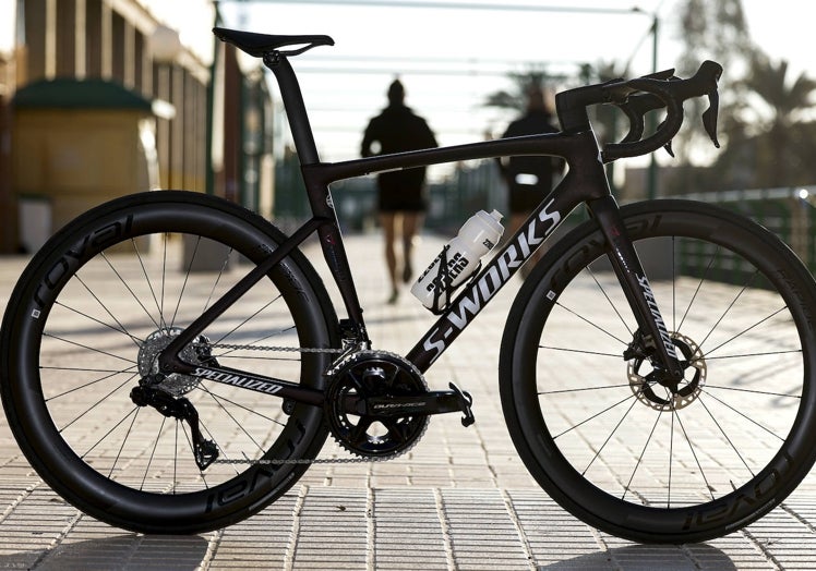 La nueva bicicleta de Alberto González.