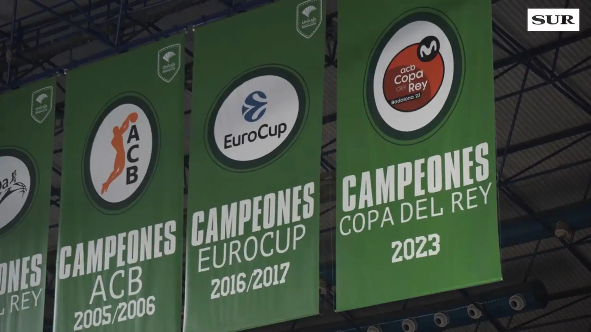 La bandera de la Copa del Rey 2023 del Unicaja ya luce en el Carpena