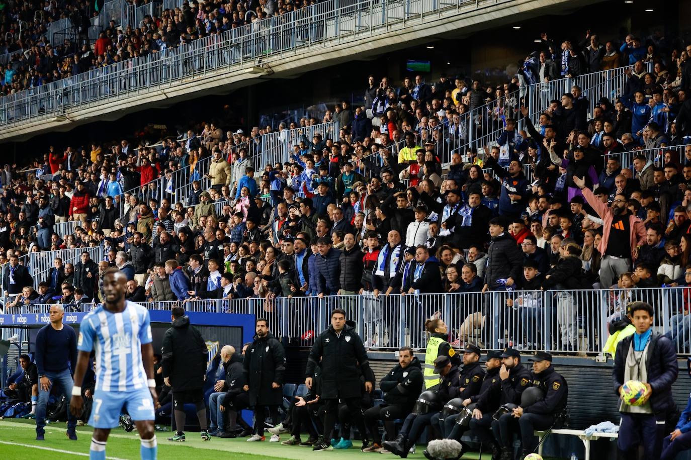 La derrota del Málaga ante el Racing, en imágenes