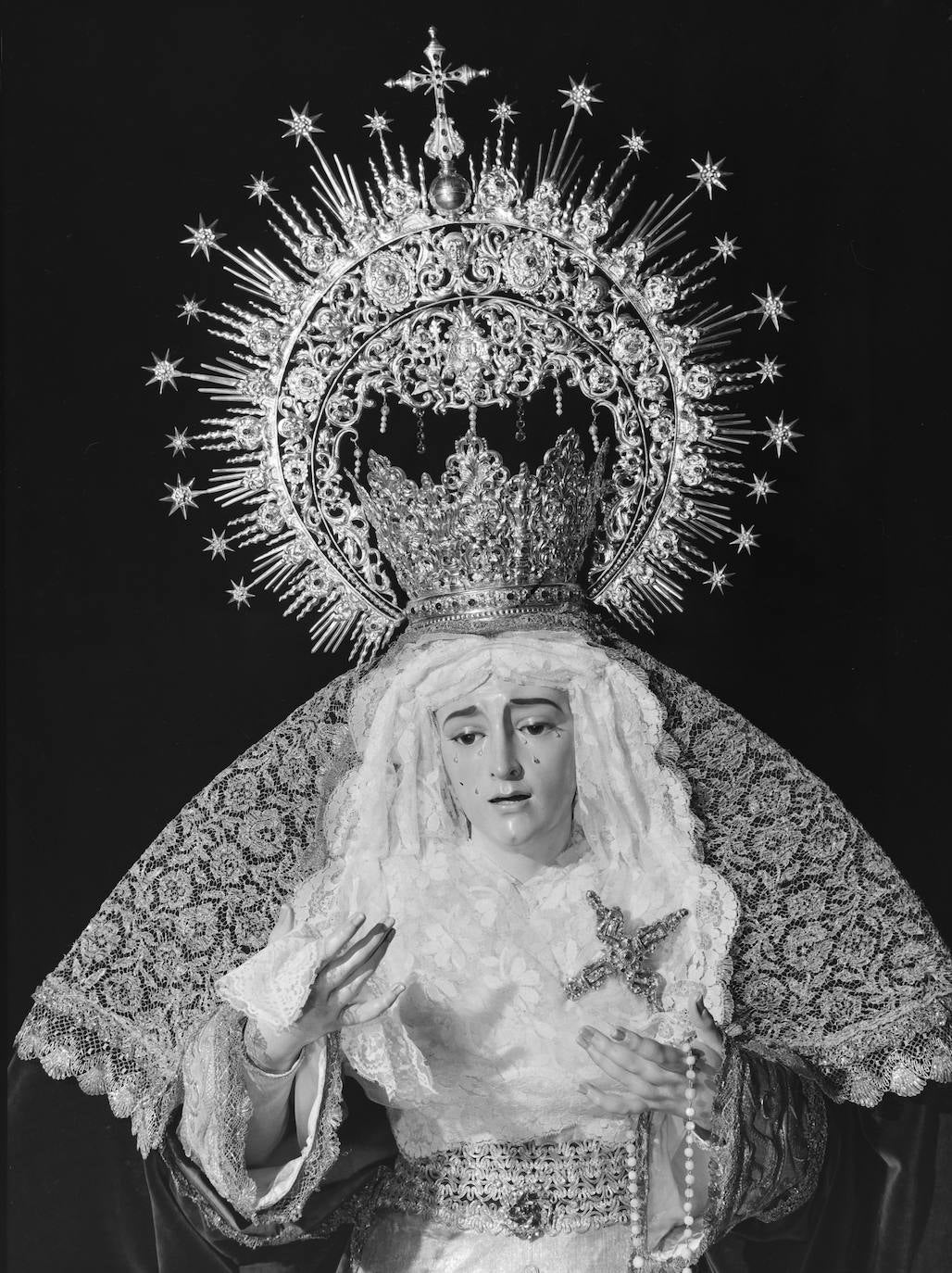La Virgen de las Penas pasa por ser una de las mejores Dolorosa del catálogo imaginero de Antonio Eslava Rubio. La talla, que costó 3.000 pesetas, según recordaba el canónigo Manuel Gámez, quien intervino en el encargo, se bendijo el 23 de octubre de 1964, en la iglesia de San José. El ritual lo desarrolló precisamente el Padre Gámez.