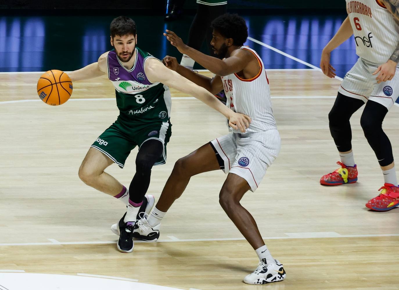 Los malagueños se impusieron a los turcos en un final de infarto (81-76)