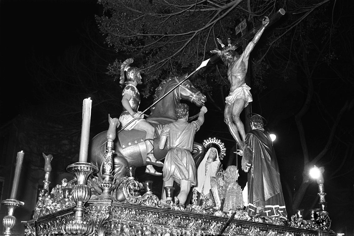 La Semana Santa del año 1963 tuvo como uno de sus principales estrenos la realización del conjunto del soldado Longinos con la lanza, montado a caballo, guiado por un sayón, para completar el grupo escultórico de la Sangre. Fueron obra de Pedro Pérez Hidalgo.