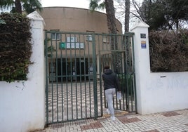 Muy pocos estudiantes han acudido hoy a clase en los institutos públicos.