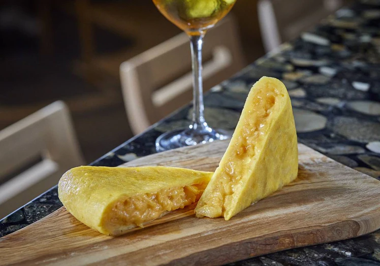 La tortilla se puede pedir en Tragabuches tanto para desayunar como para almorzar y cenar.