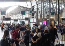 Colas en la estación María Zambrano en una jornada anterior con retrasos en los AVE.