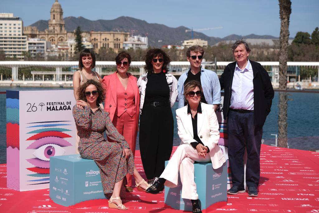 El equipo de 'Alguien que cuide de mí', en Málaga