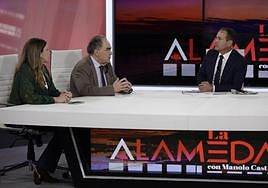 Antonio Luque, en 'La Alameda', junto a Manolo Castillo y Ana Pérez Bryan.