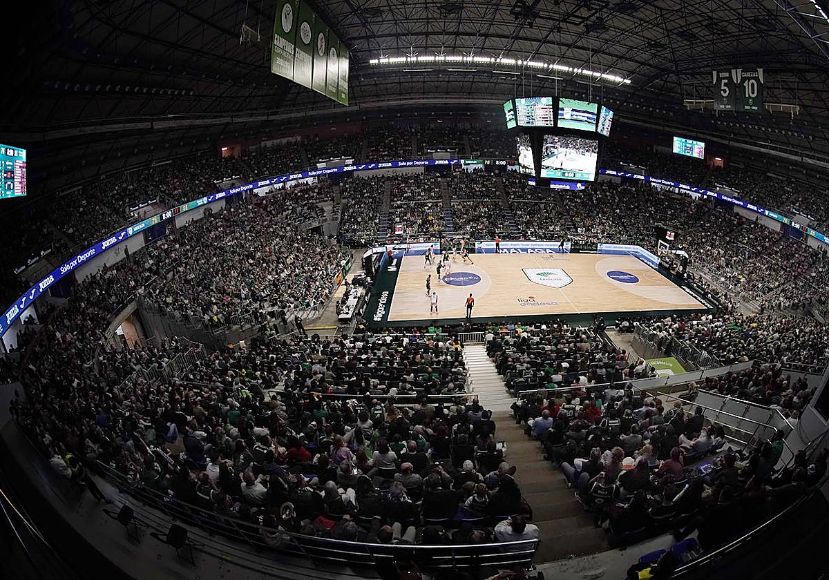Panorámica del Martín Carpena ante el Girona.