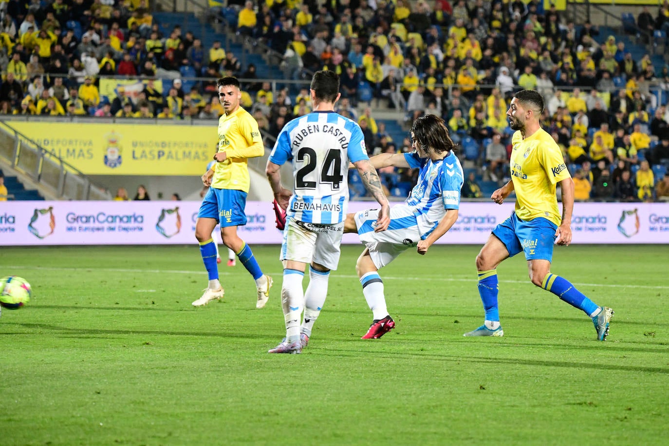 El Málaga logra el empate en Las Palmas en el último suspiro