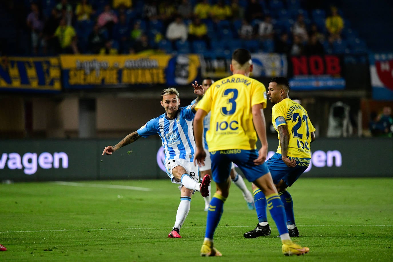 El Málaga logró empatar en Las Palmas in extremis