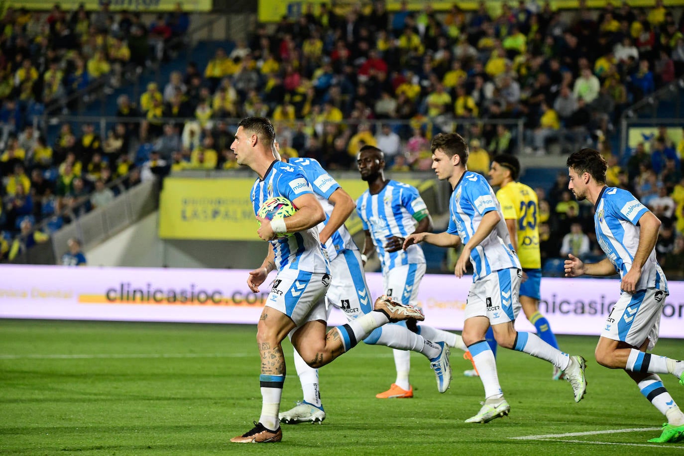 El Málaga logró empatar en Las Palmas in extremis