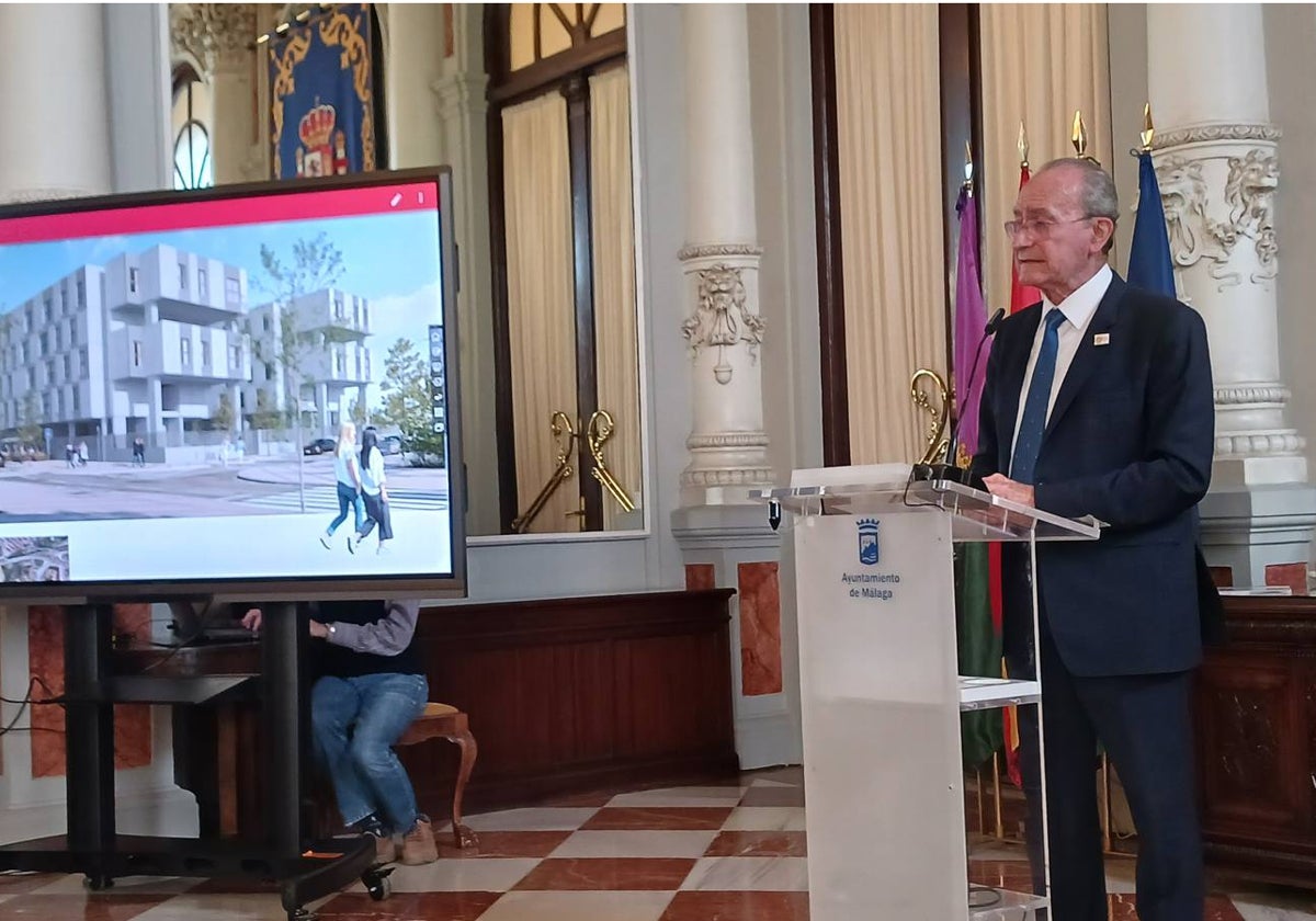 Francisco de la Torre saca pecho de su gestión en VPO en Málaga y califica de «impresentable» la propuesta de 10.000 pisos del socialista Daniel Pérez