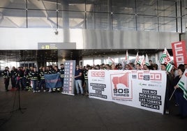 La privatización de la torre de control de Málaga llevaría al aeropuerto a una huelga a las puertas de la temporada alta