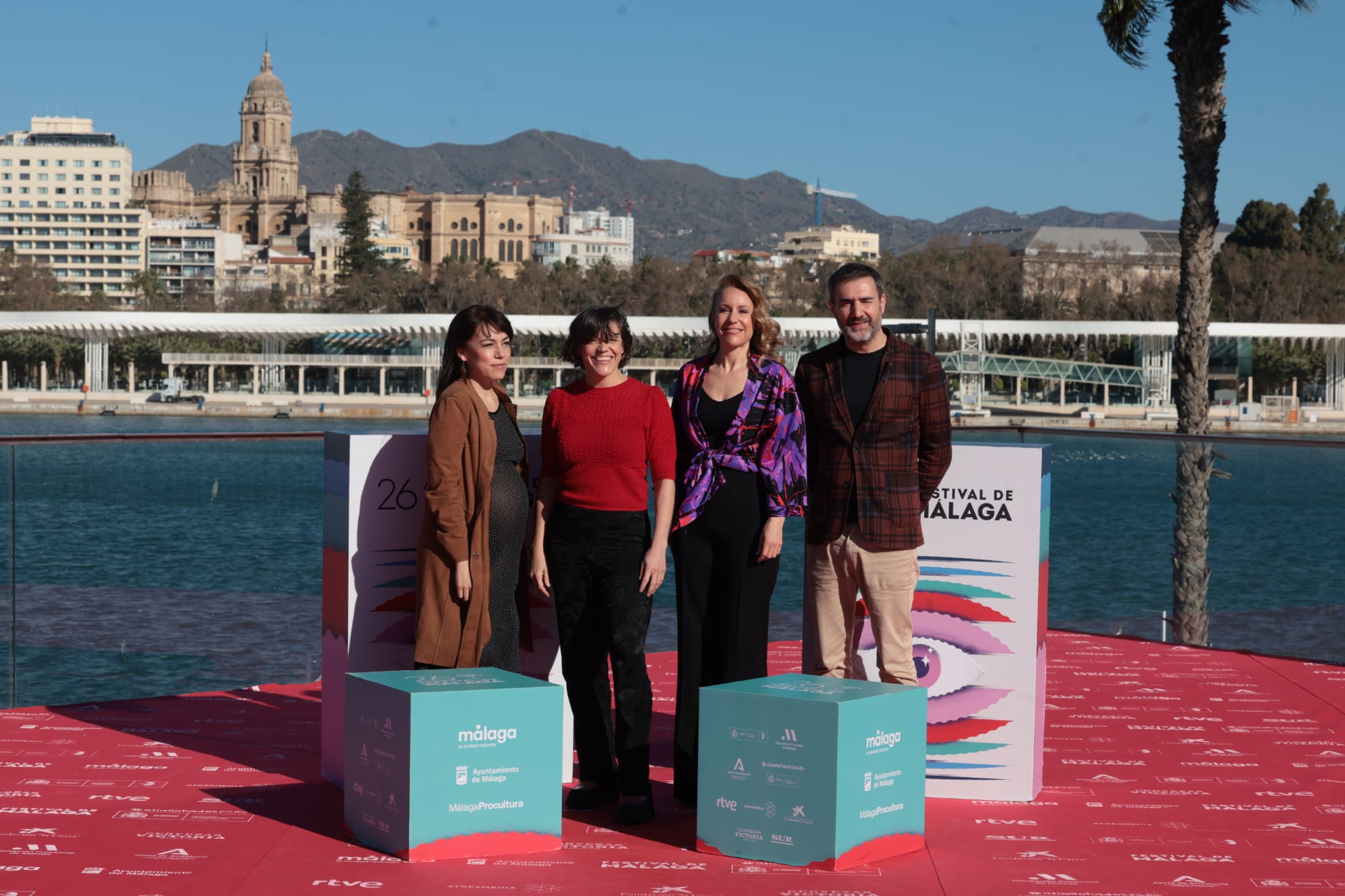 Photocall con el equipo de la película 'Sica', de Carla Subirana. Con la presencia de su directora, las actrices Thais García, Núria Prims y los productores Alba Sotorra, Andrea Vázquez y Xavi Font.