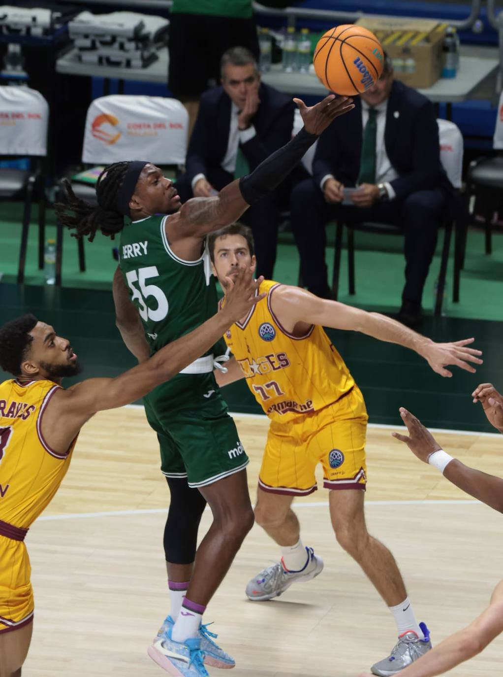 El Unicaja logra su deseada victoria ante el Limoges