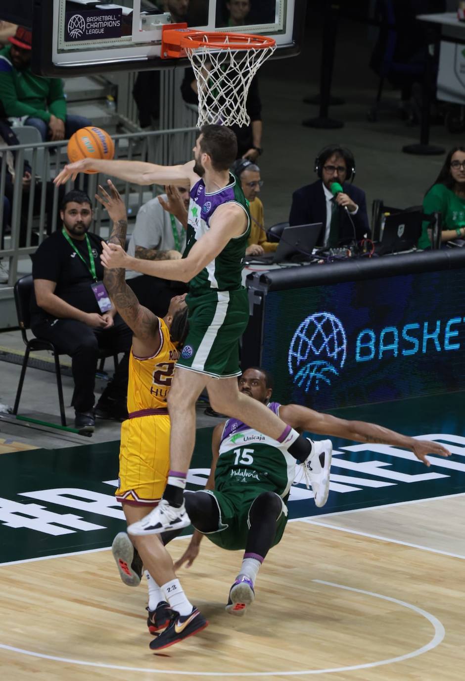 El Unicaja logra su deseada victoria ante el Limoges