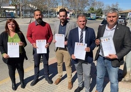 Ediles y alcaldes de los municipios de Vélez-Málaga, Moclinejo, Almáchar y El Borge, con las firmas.