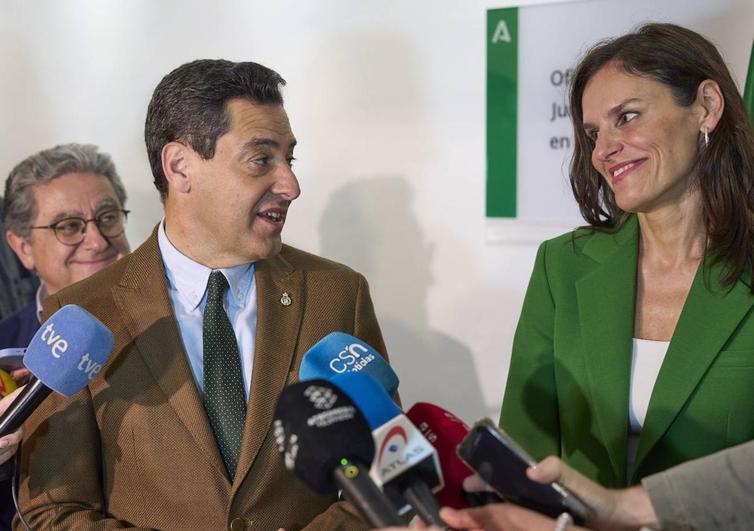 Juanma Moreno abre la nueva delegación de Andalucía en Cataluña «sin ánimo de confrontar»
