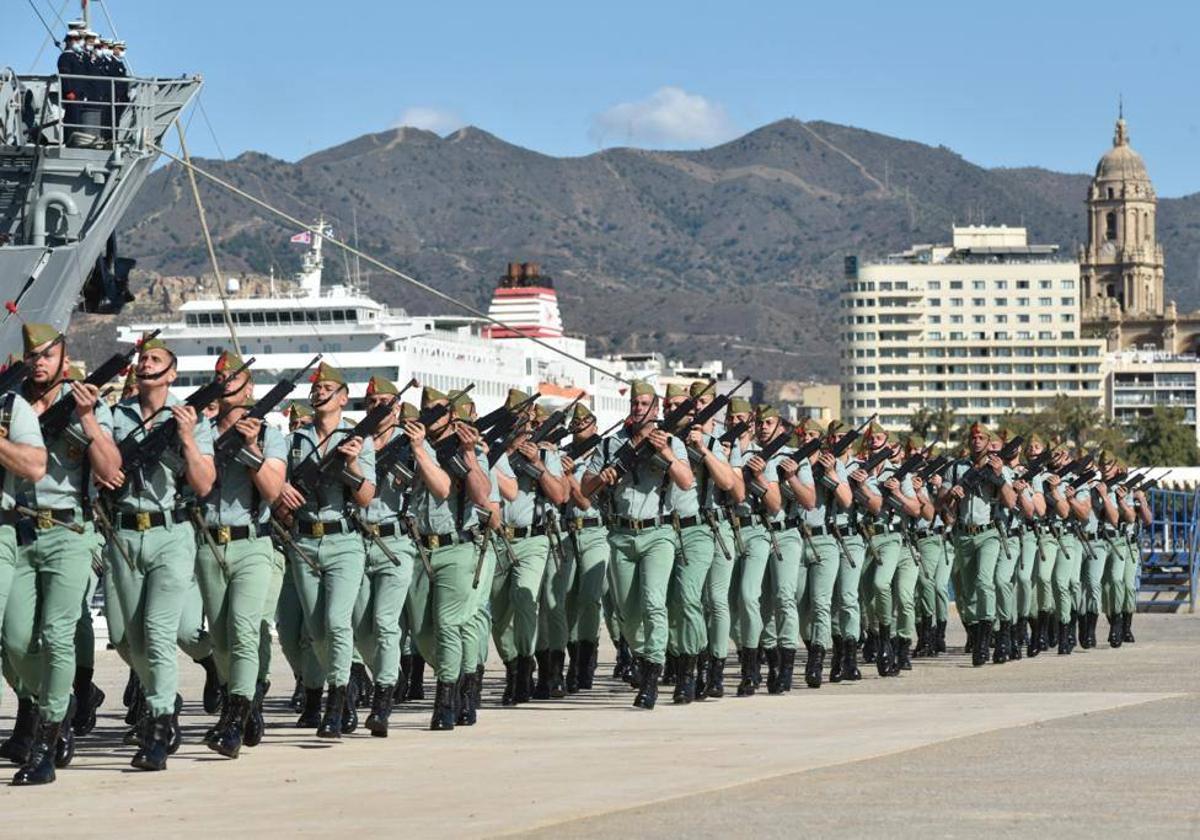 Desembarco de la Legión en el Puerto de Málaga