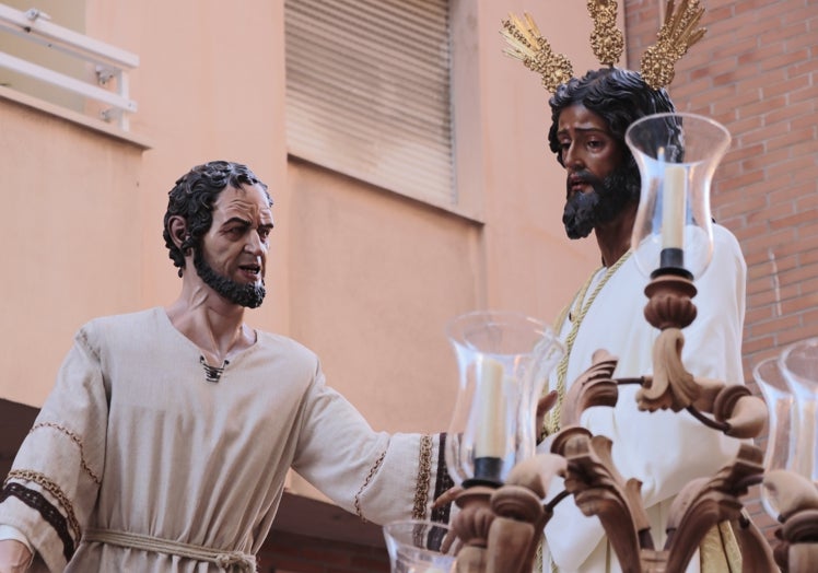 Nuestro Padre Jesús de la Esperanza ante Anás.