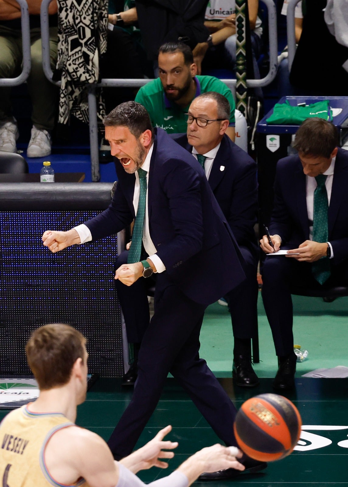 Las fotos del choque entre el Unicaja y el Barcelona