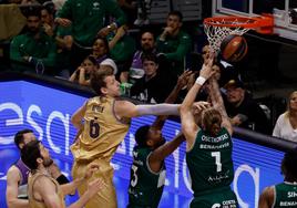 Final | Los árbitros y el Barça tumban al Unicaja