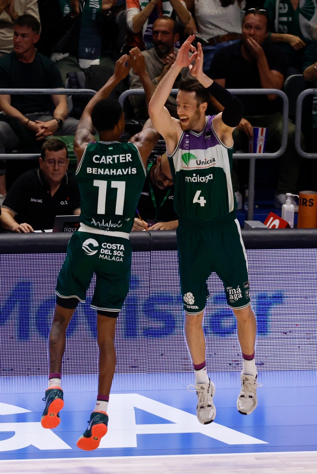 Las fotos del choque entre el Unicaja y el Barcelona