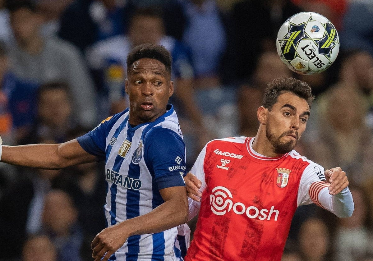 Horta, a la derecha, durante un partido de su equipo ante el Oporto.