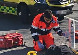 Imagen de archivo de una actuación de sanitarios del Centro de Emergencias Sanitarias 061.