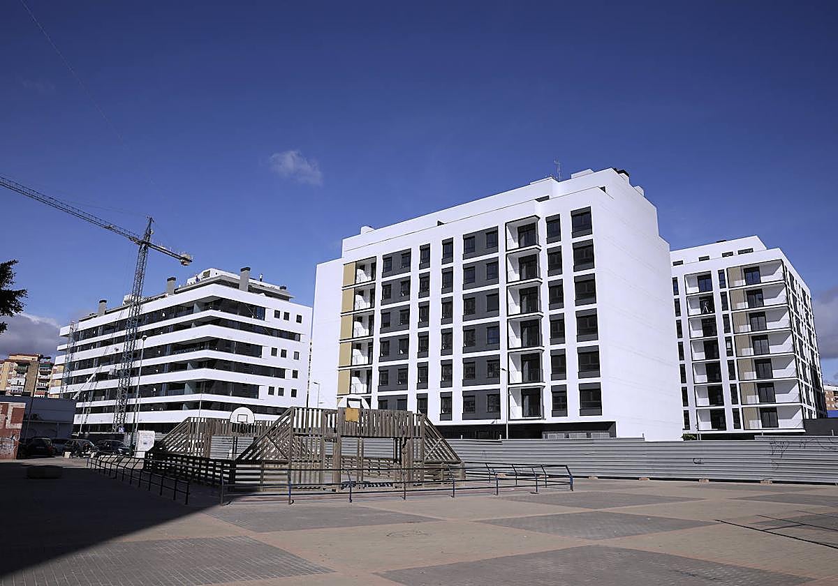 Promoción de viviendas en la Avenida de los Guindos