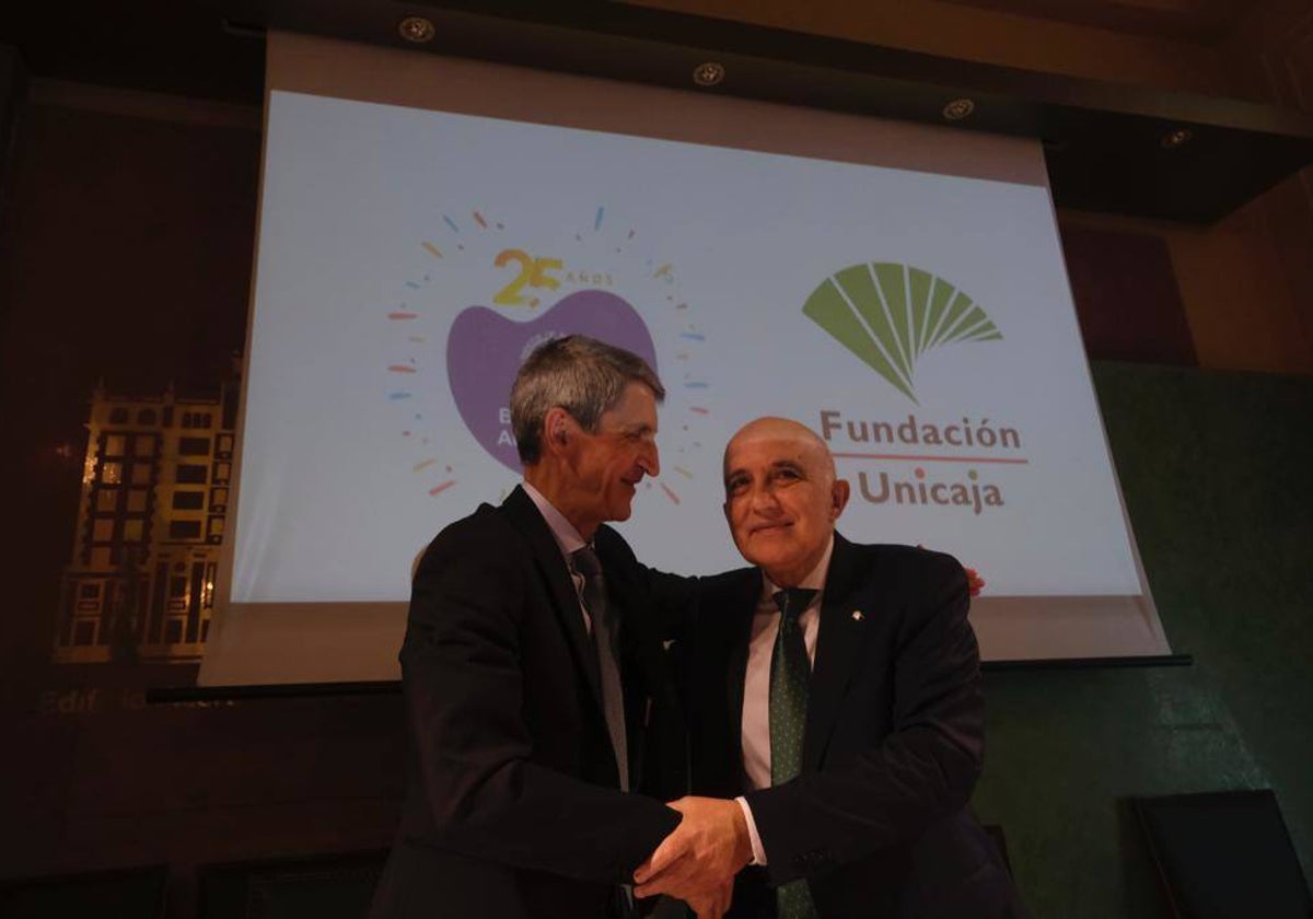 El presidente de Fundación Bancaria Unicaja, José M. Domínguez junto al presidente de Bancosol, Diego Vázquez, al presentar la programación especial.