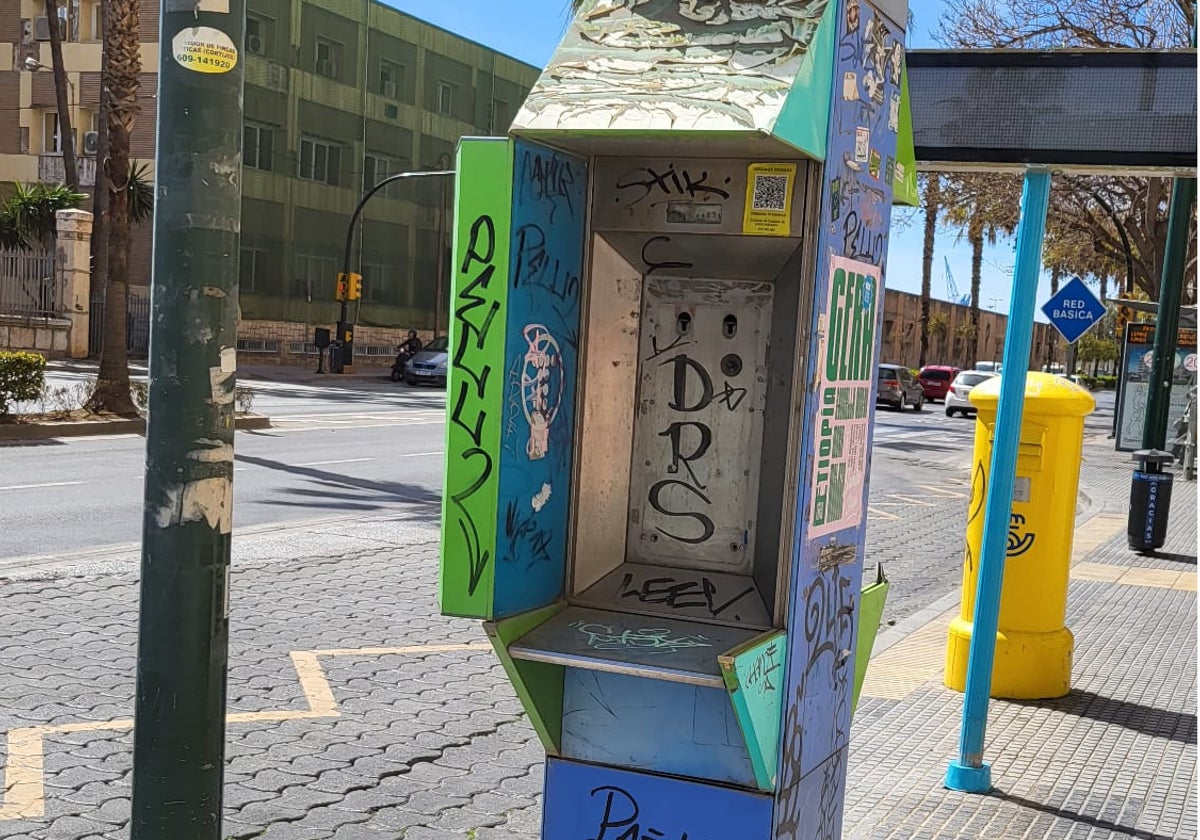 Cabina en la esquina de Muelle Heredia con la calle Córdoba.