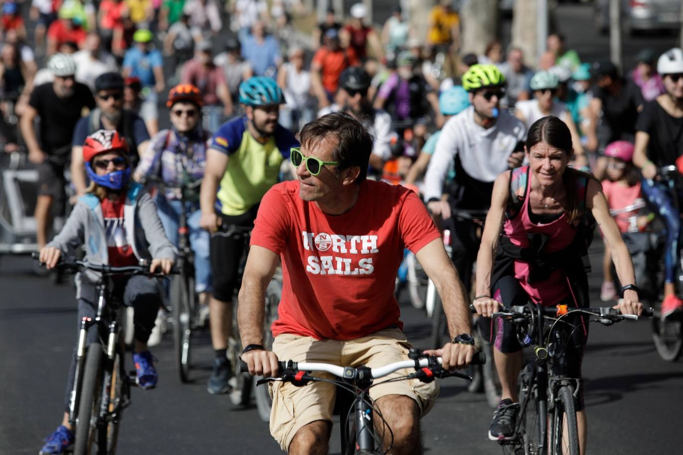 Casi mil personas se manifiestan en Málaga para exigir más carriles bici