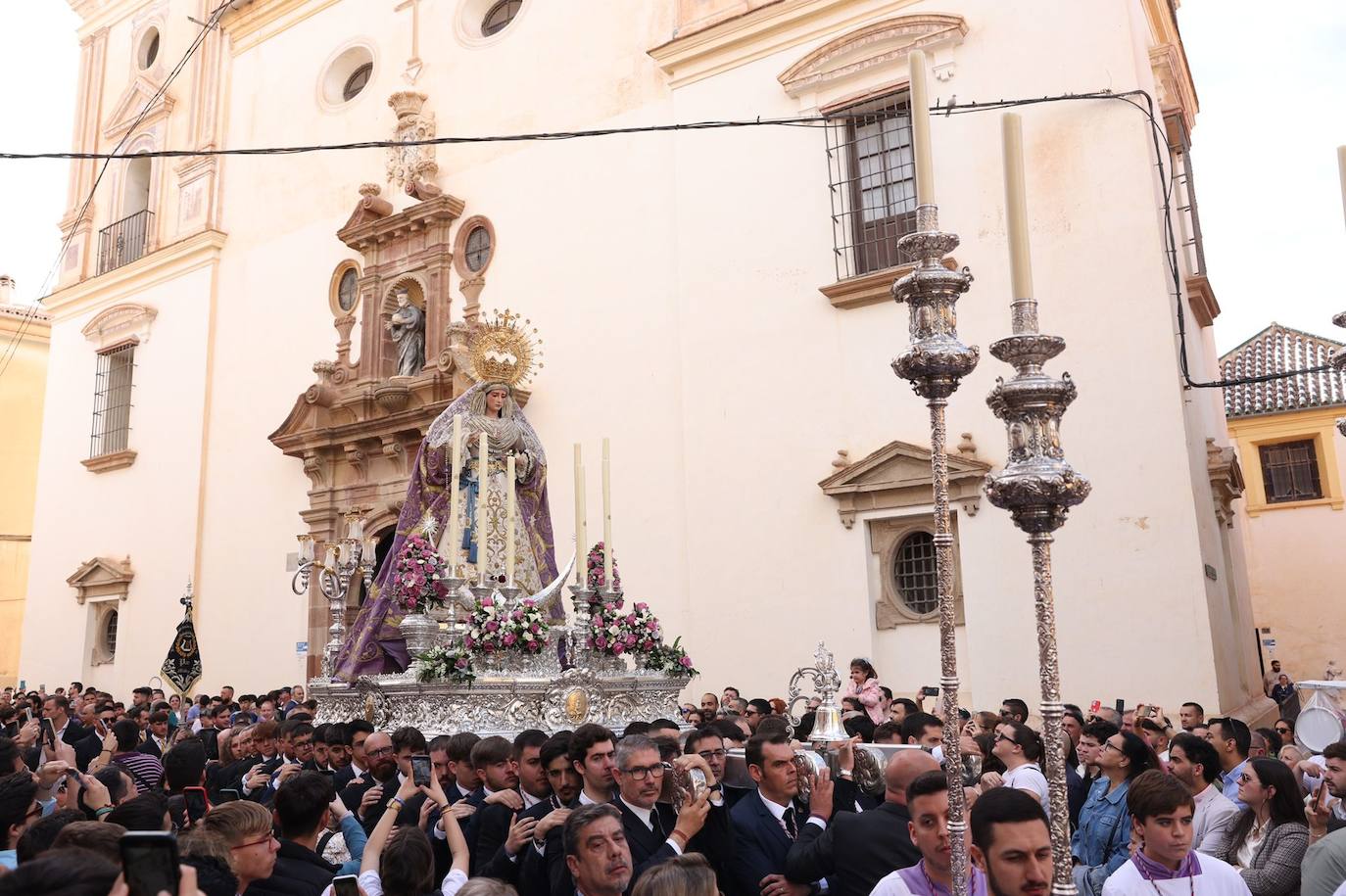 Traslado de los titulares de la Archicofradía de la Sangre desde la parroquia de San Felipe Neri a la casa hermandad, este domingo 26 de marzo