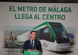 El presidente de la Junta, durante la inauguración del metro en el Centro.