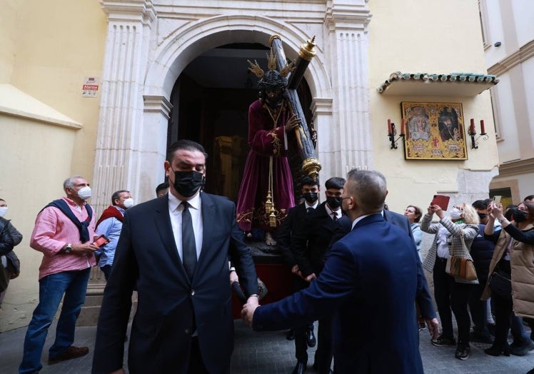 Salida del Señor de Viñeros en su traslado del pasado año.