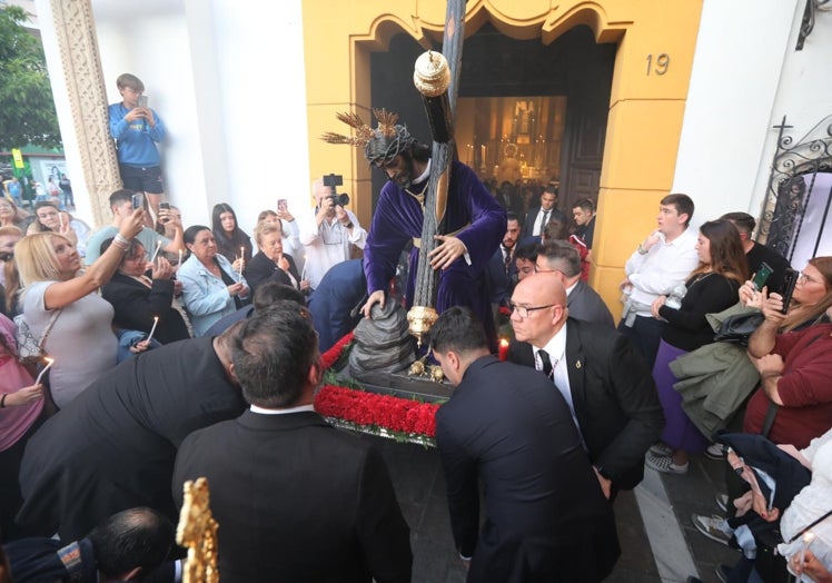 Salida del Nazareno de los Pasos en el Monte Calvario de la ermita de San Lázaro.