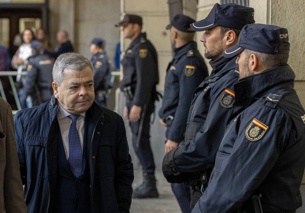 Agustín Barberá, ex viceconsejero de Empleo, en la Audiencia de Sevilla en 2019.