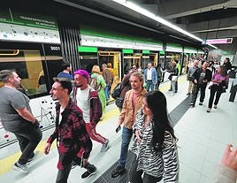 El metro ya es una realidad en el corazón del centro de Málaga. salvador salas