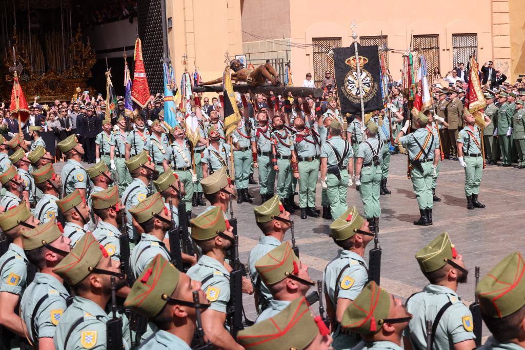 Las mejores fotos del desembarco de la Legión y del traslado del Cristo de Mena