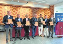 Los asistentes al acto de homenaje, en la Casa Hermandad de las Reales Cofradías Fusionadas.