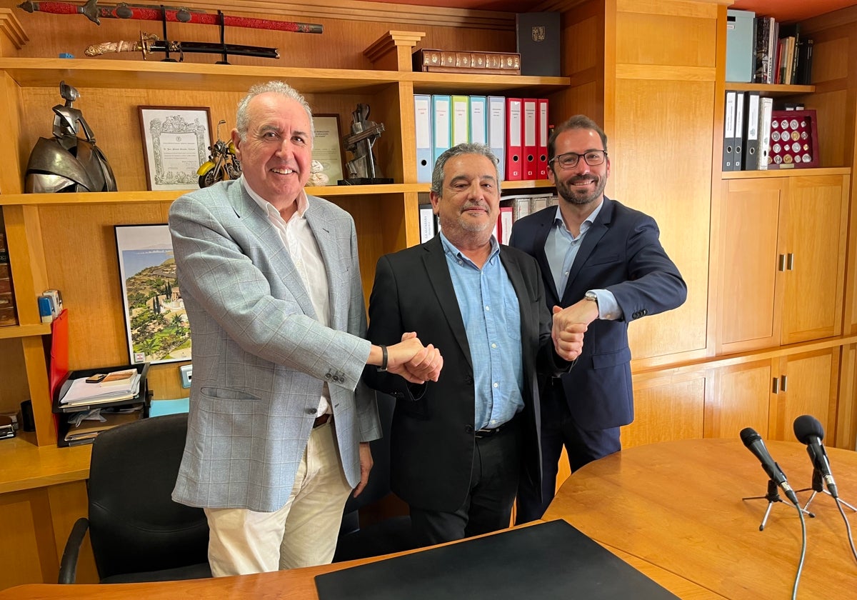 Antonio Souvirón, Andrés Jiménez y Jeffrey Taylor, este martes en Nerja.