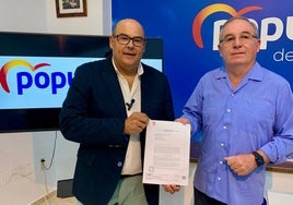 Jesús Lupiáñez y Francisco Delgado Bonilla, en una imagen de archivo en la sede del partido.