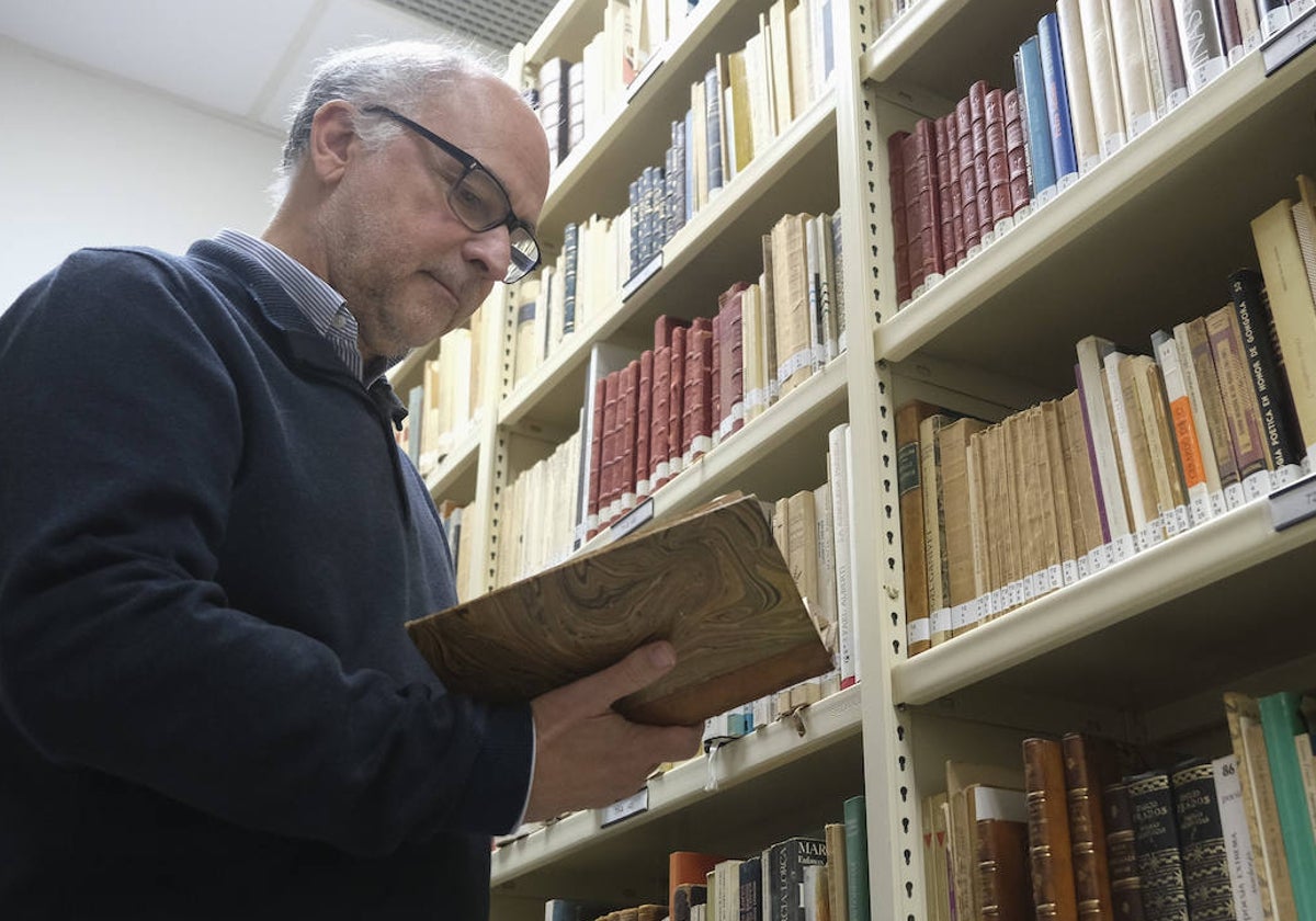 Javier La Beira, en la Biblioteca del Centro del 27.