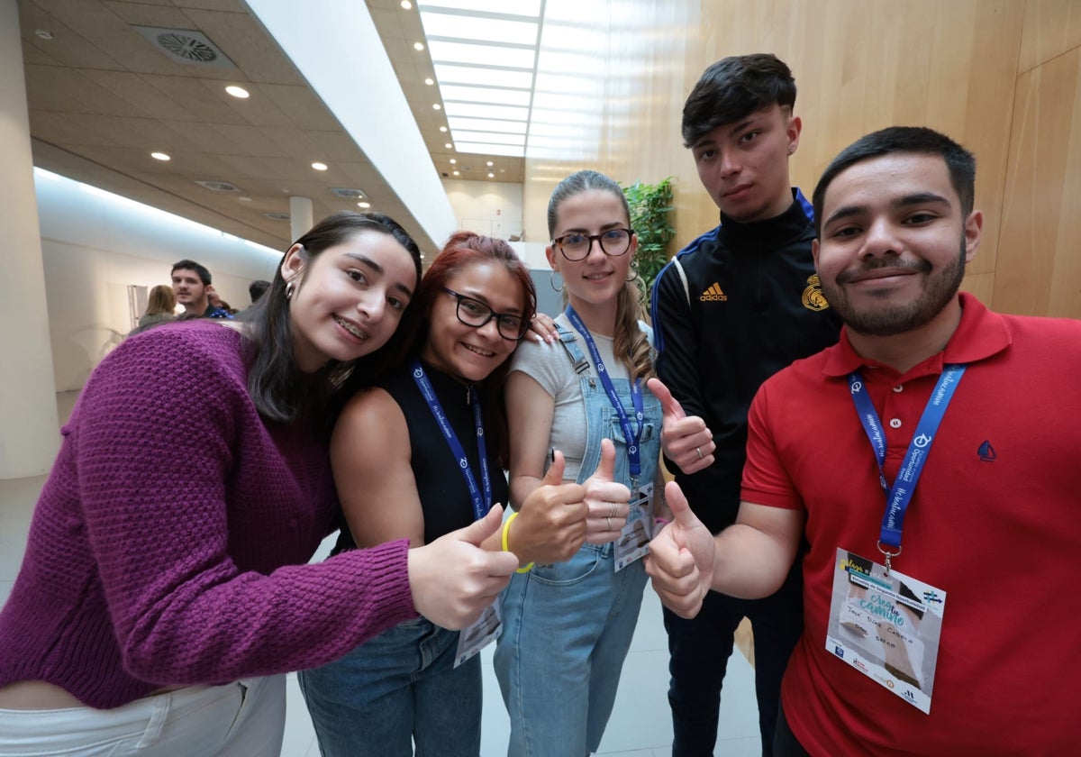 Nicolle Andrea Vásquez, Camely Galeano, Nuria Castro, José Manuel García y José Díaz, jóvenes que han pasado por estas escuelas.