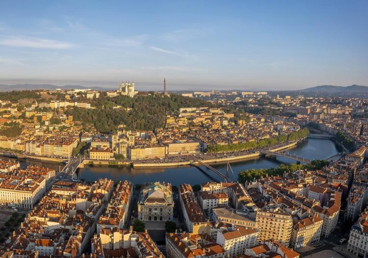 Vista de Lyon con el río Saona