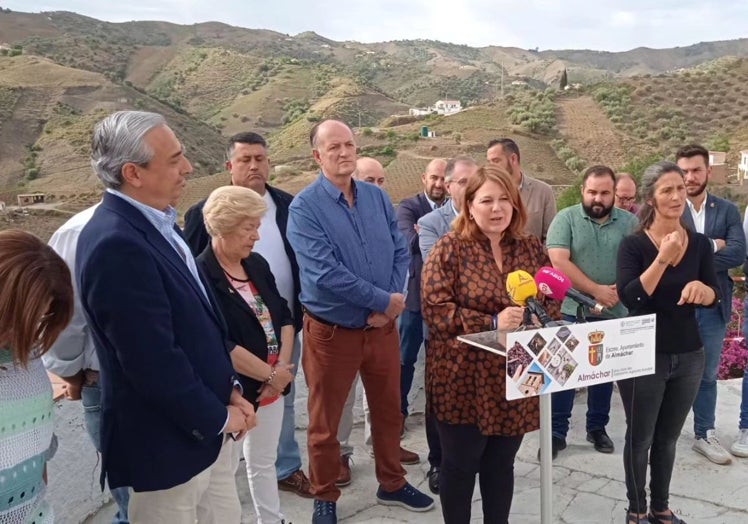 Imagen principal - Tres imágenes de los actos celebrados este miércoles en Almáchar para conmemorar el quinto aniversario del SIPAM.