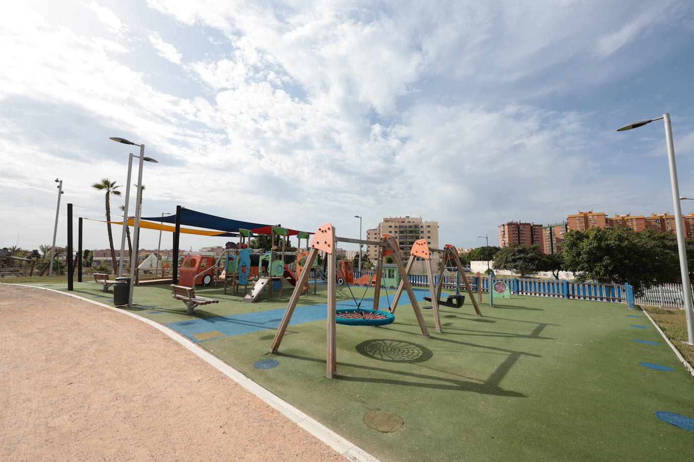El parque de San Rafael empieza a brotar en Málaga tras casi una década de obras